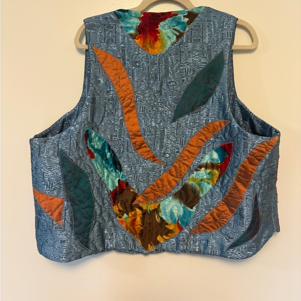 Handcrafted quilted patchwork vest - Picture 5 of 7